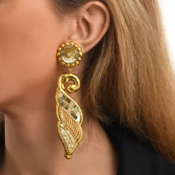 Angèle long clip-on earrings - gold