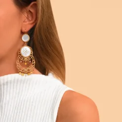 Capraia wide sleeper earrings - white