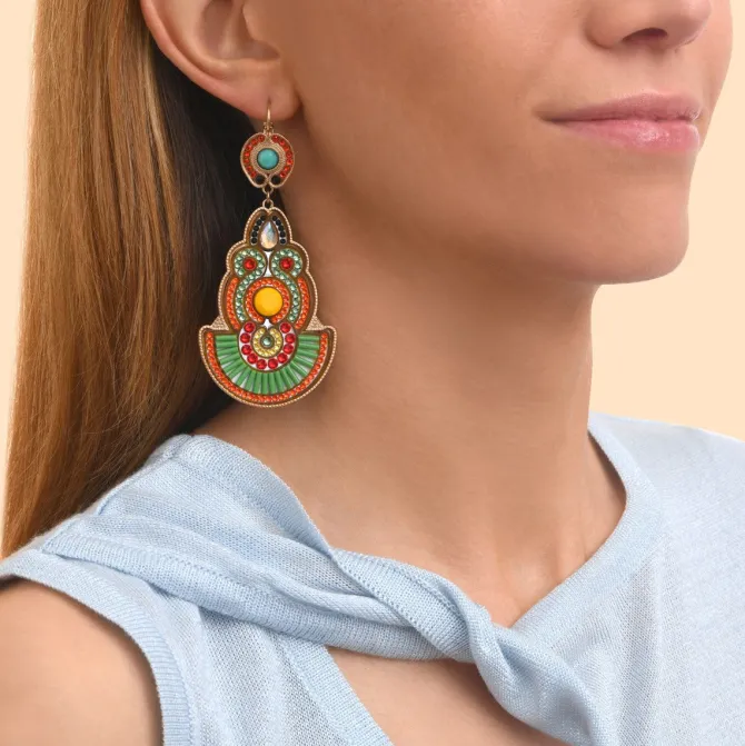 Circus sleeper earrings - green