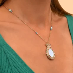Claudia pendant necklace - white