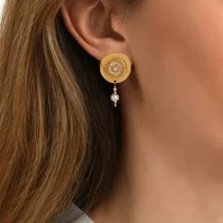 Dakota delicate earrings - pearl
