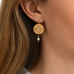 Dakota fine sleeper earrings - pearl