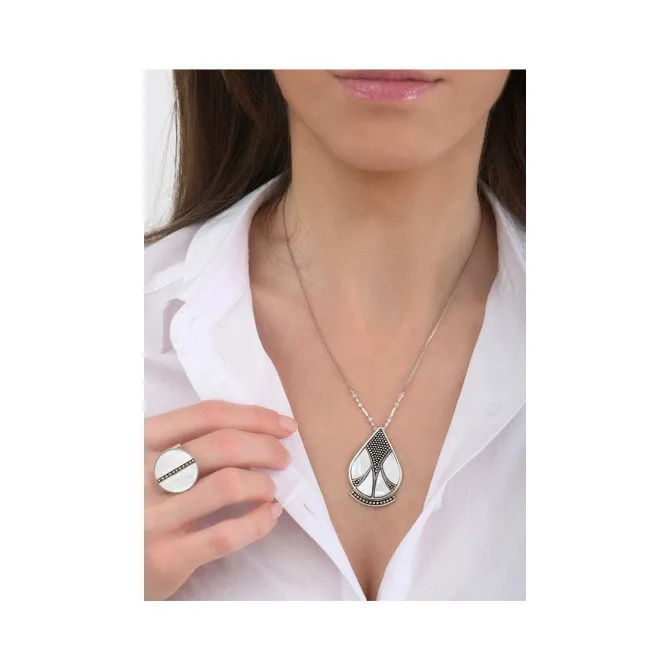 Hawaiian Delicate Pendant Necklace - White