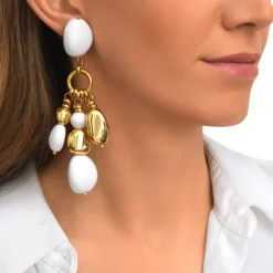 Loulou clip-on earrings – white and gold