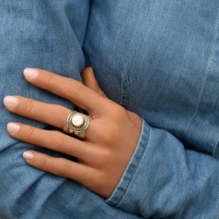 Noor adjustable medium ring - mother-of-pearl silver