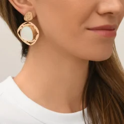 Noto pierced stud earrings - mother-of-pearl