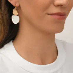 Noto sleeper earrings - mother-of-pearl