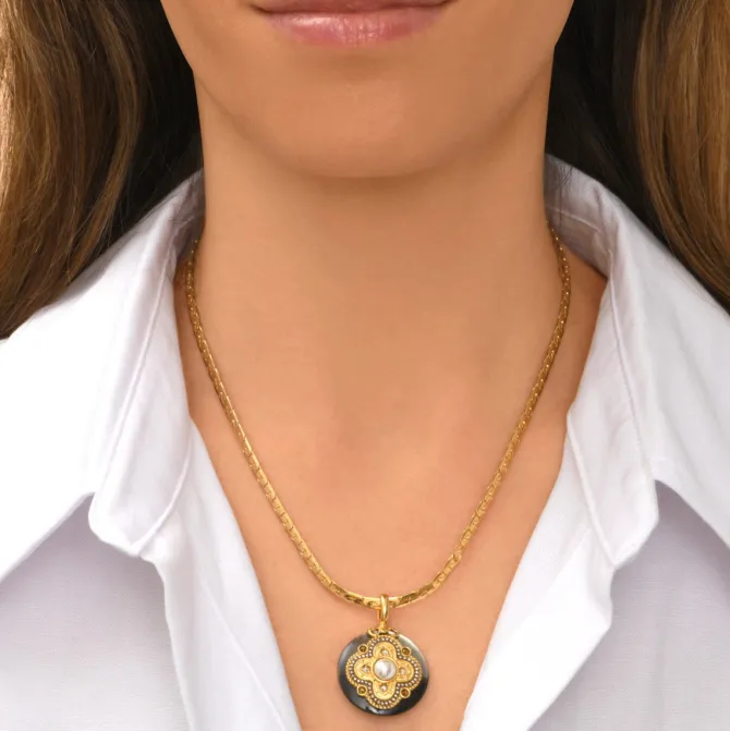 Positano pendant necklace - grey mother-of-pearl