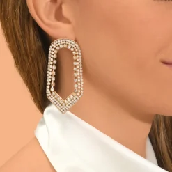 Precious wide stud earrings - pearly white