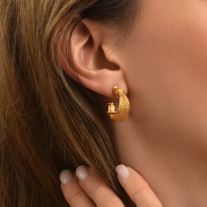 Tess delicate hoop earrings - gold