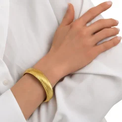 Zaza graphic bangle bracelet - gold