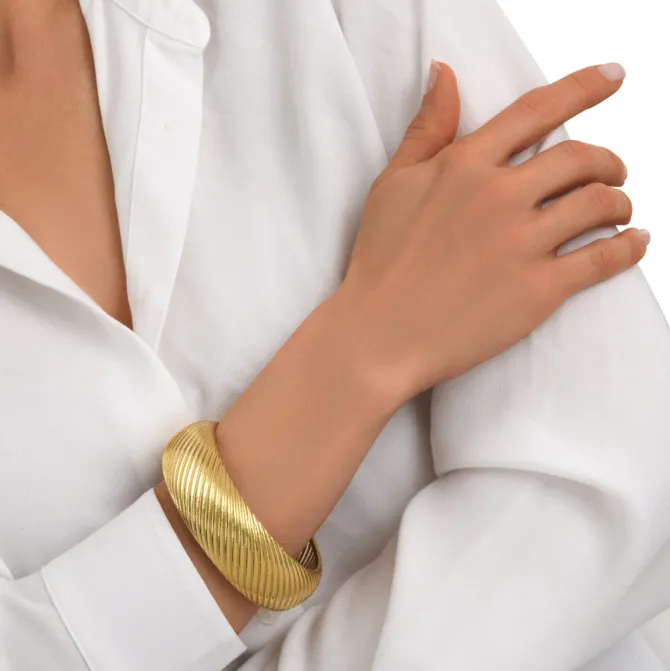 Zaza grooved bangle bracelet - gold