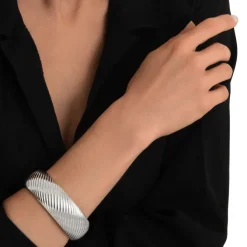 Zaza ribbed bangle bracelet - silver